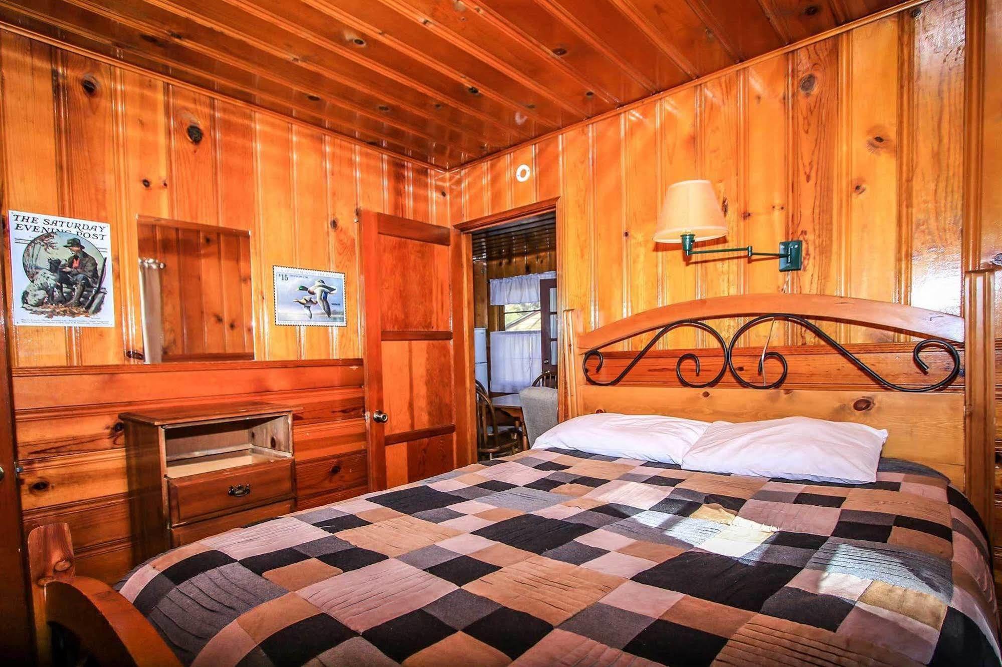 Shore Acres Lodge Біг-Бер-Лейк Екстер'єр фото
